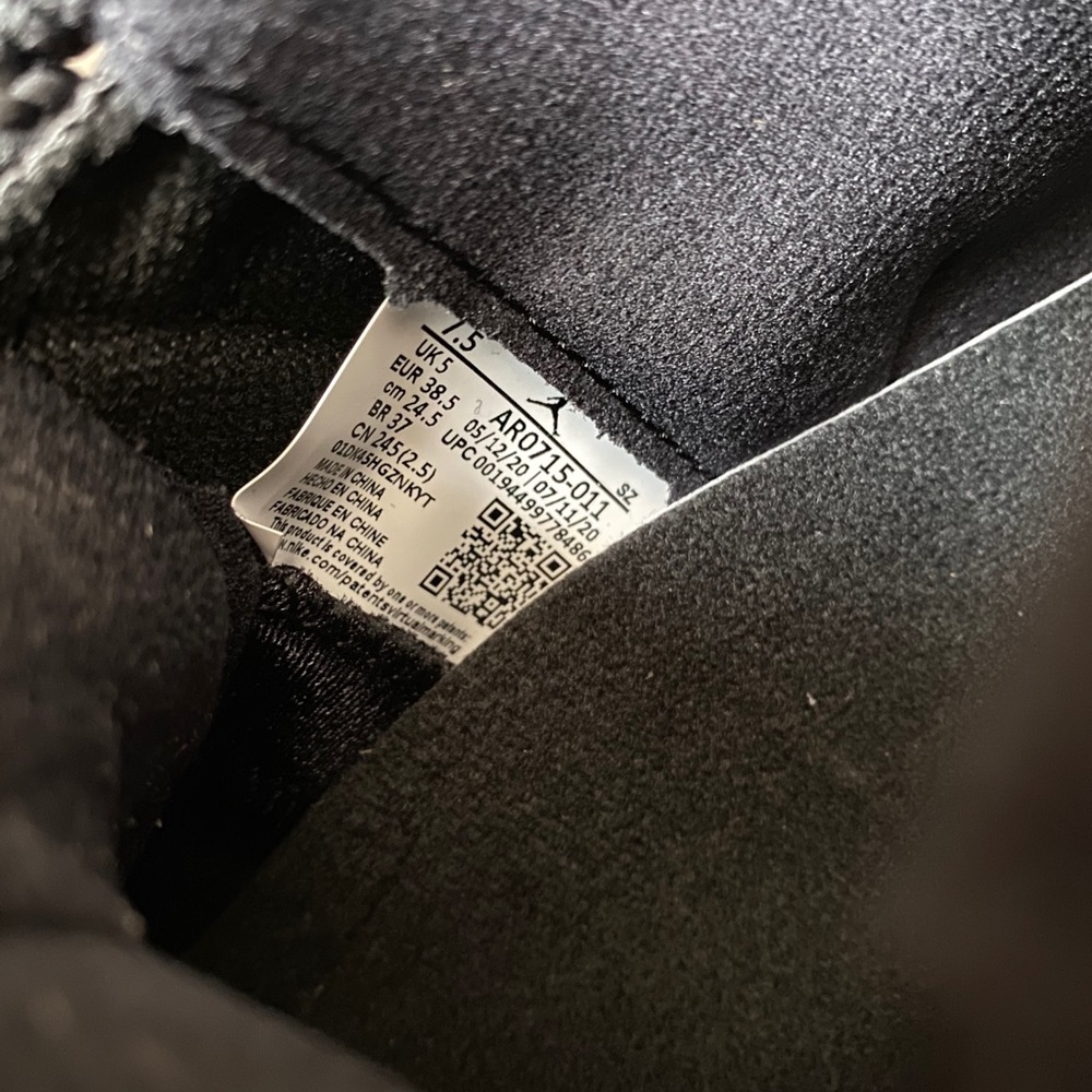 Jordan 11 - Picture 8 of 10